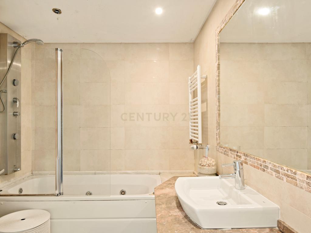Moradia T4+1 com Piscina Privativa, Churrasqueira e Garagem - Image 35
