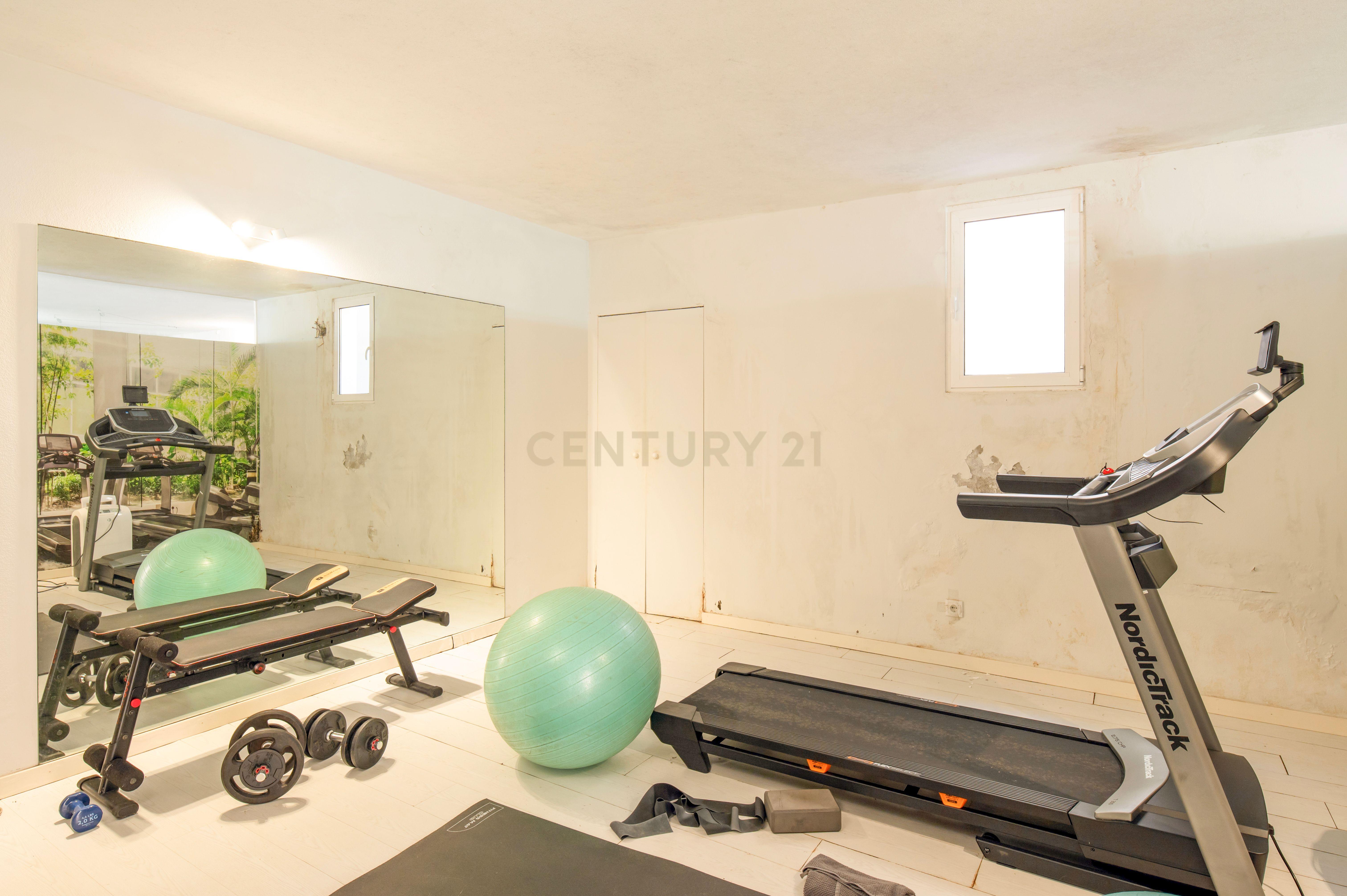 Moradia T4+1 com Piscina Privativa, Churrasqueira e Garagem - Image 30