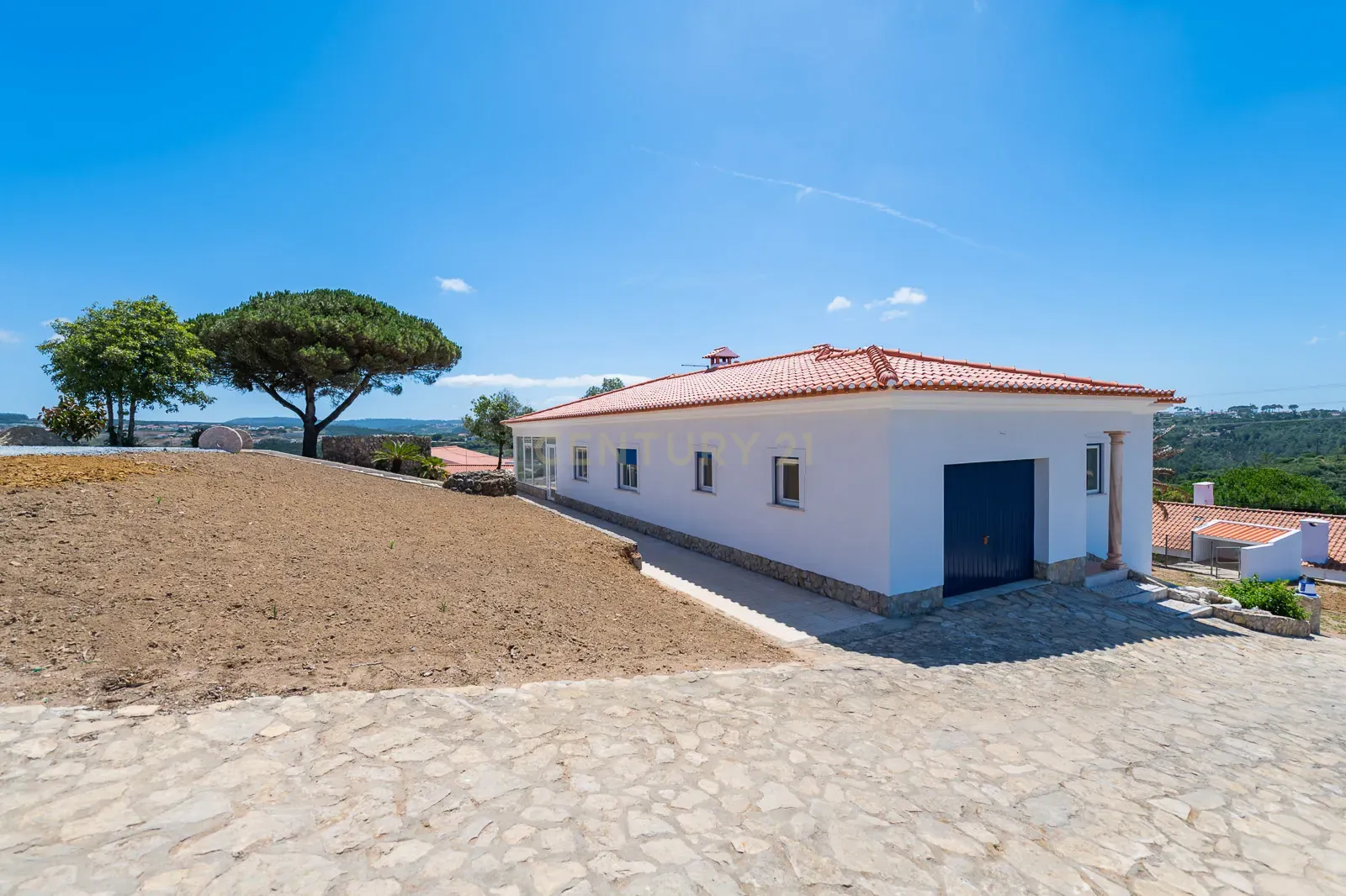 Quinta com 2 Moradias e Moinho com 3.412m2 em Monte Bom - Santo Isidoro - Image 1