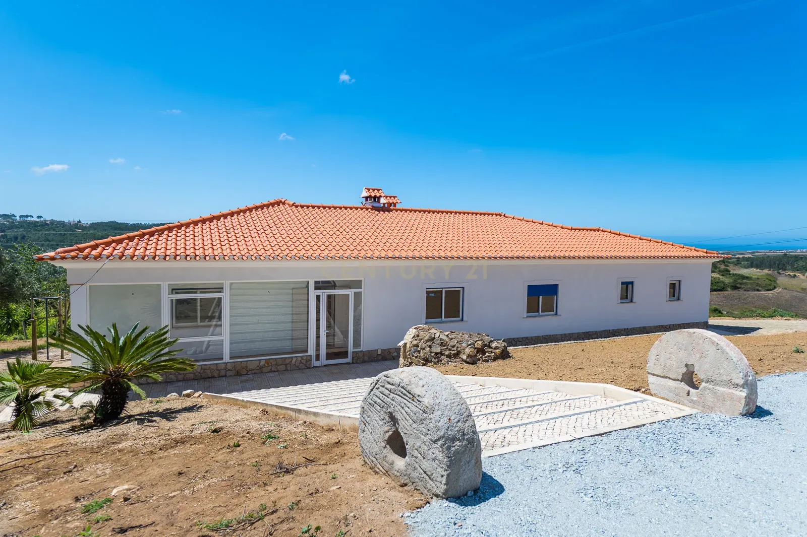 Quinta com 2 Moradias e Moinho com 3.412m2 em Monte Bom - Santo Isidoro - Image 1