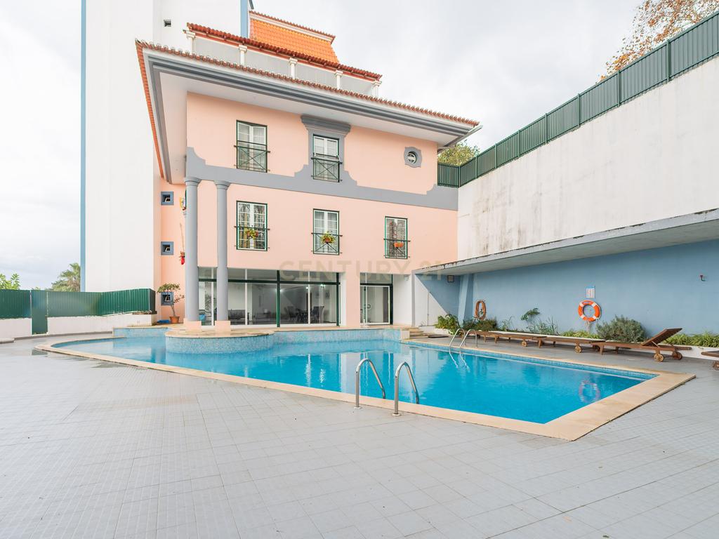Monte Estoril - Apart. T1+1 com estacionamento e piscina em condomínio na Av Saboia - Image 2