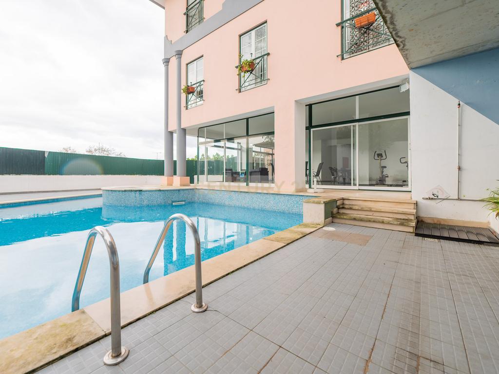 Monte Estoril - Apart. T1+1 com estacionamento e piscina em condomínio na Av Saboia - Image 43