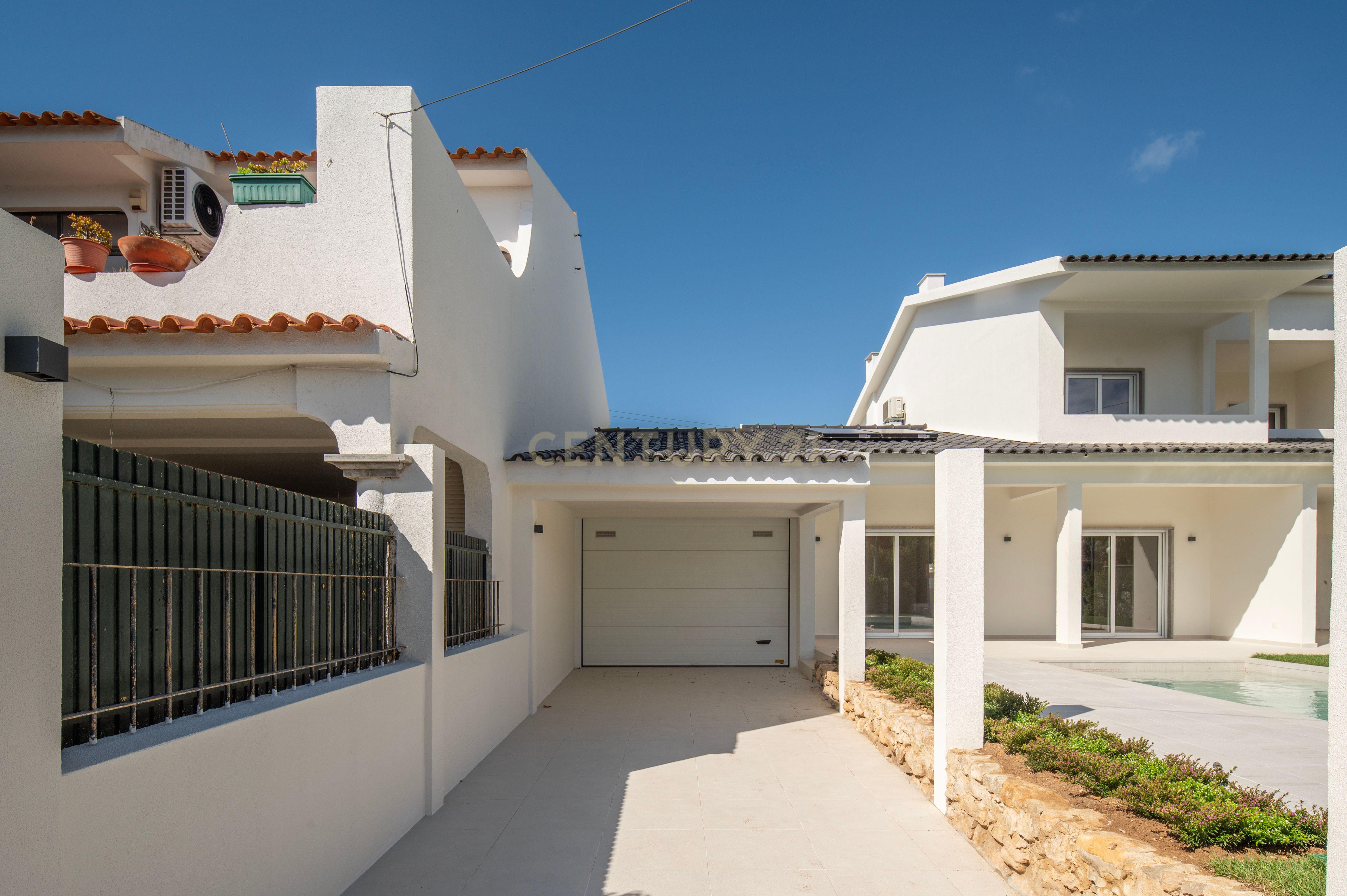Moradia T4+2 com Piscina, Garagem e Jardim Totalmente Remodelada - Image 36