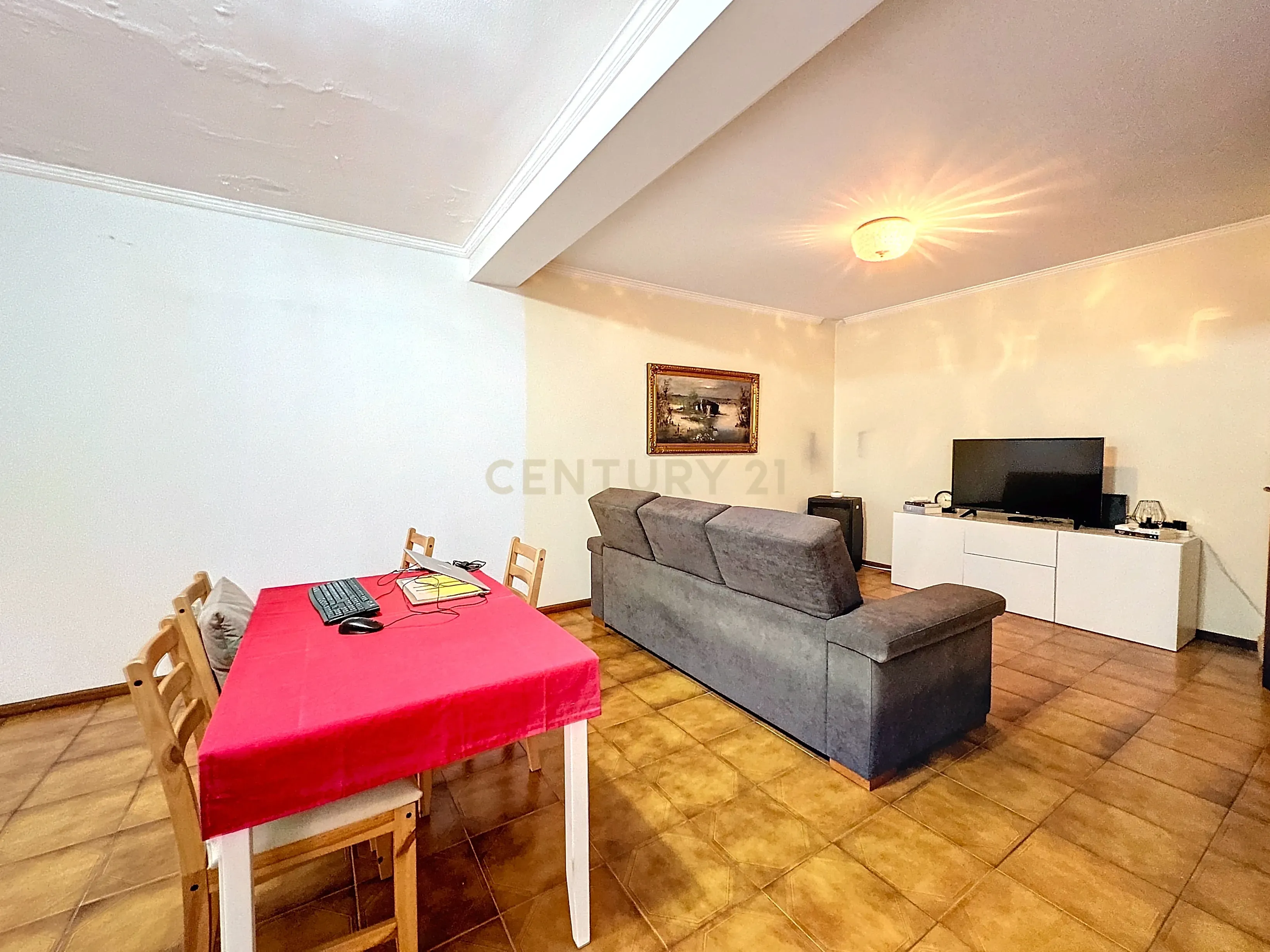 Apartamento T3 com varandas e lugar de garagem, na Póvoa de Varzim, Porto - Image 5