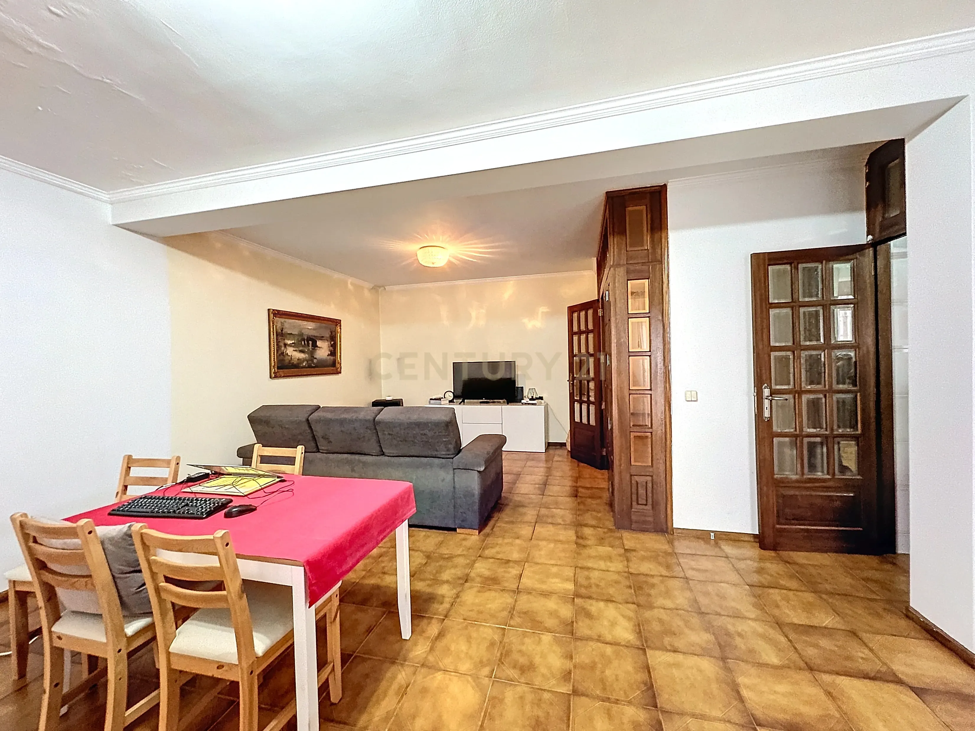 Apartamento T3 com varandas e lugar de garagem, na Póvoa de Varzim, Porto - Image 1