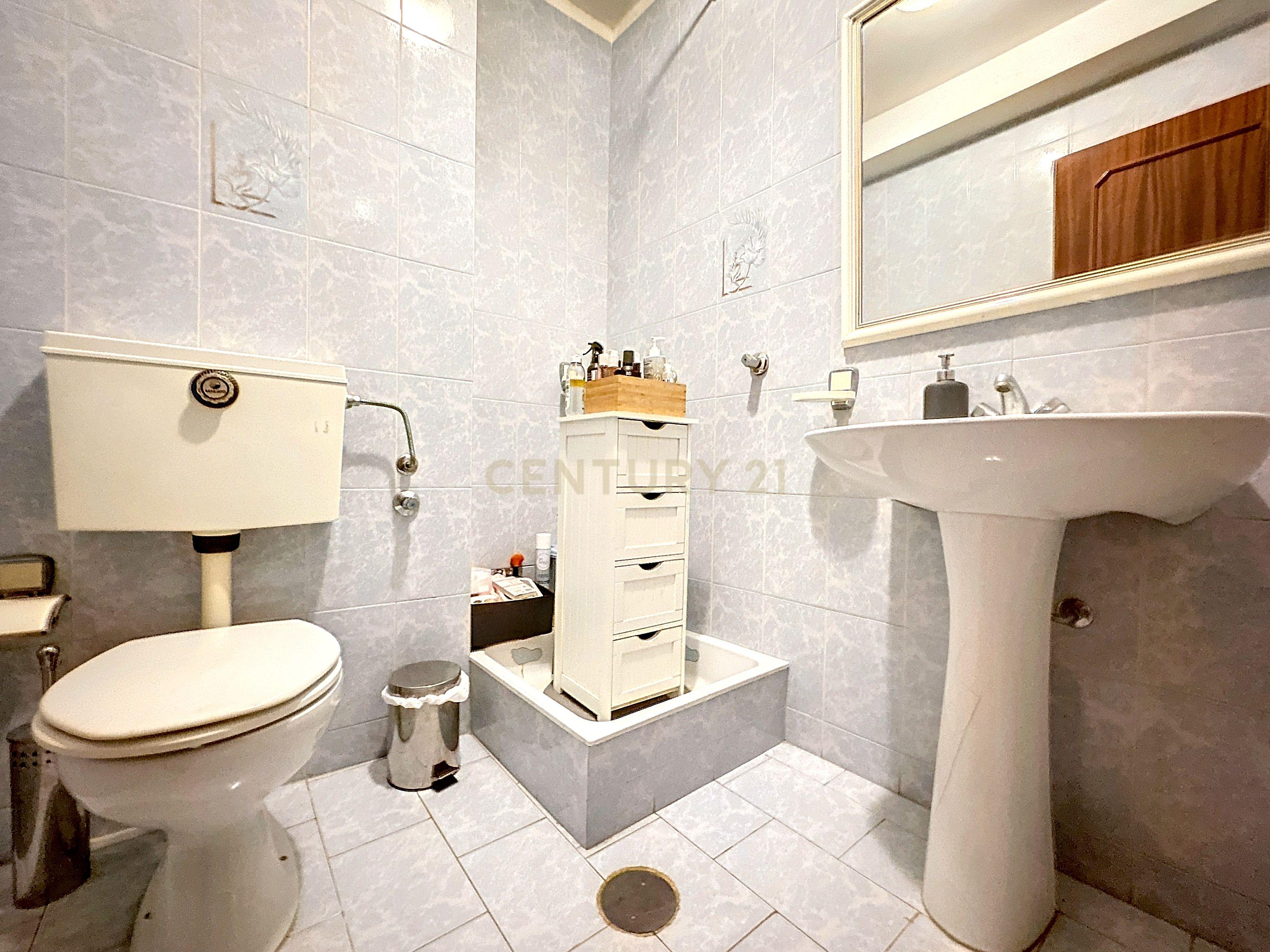 Apartamento T3 com varandas e lugar de garagem, na Póvoa de Varzim, Porto - Image 12