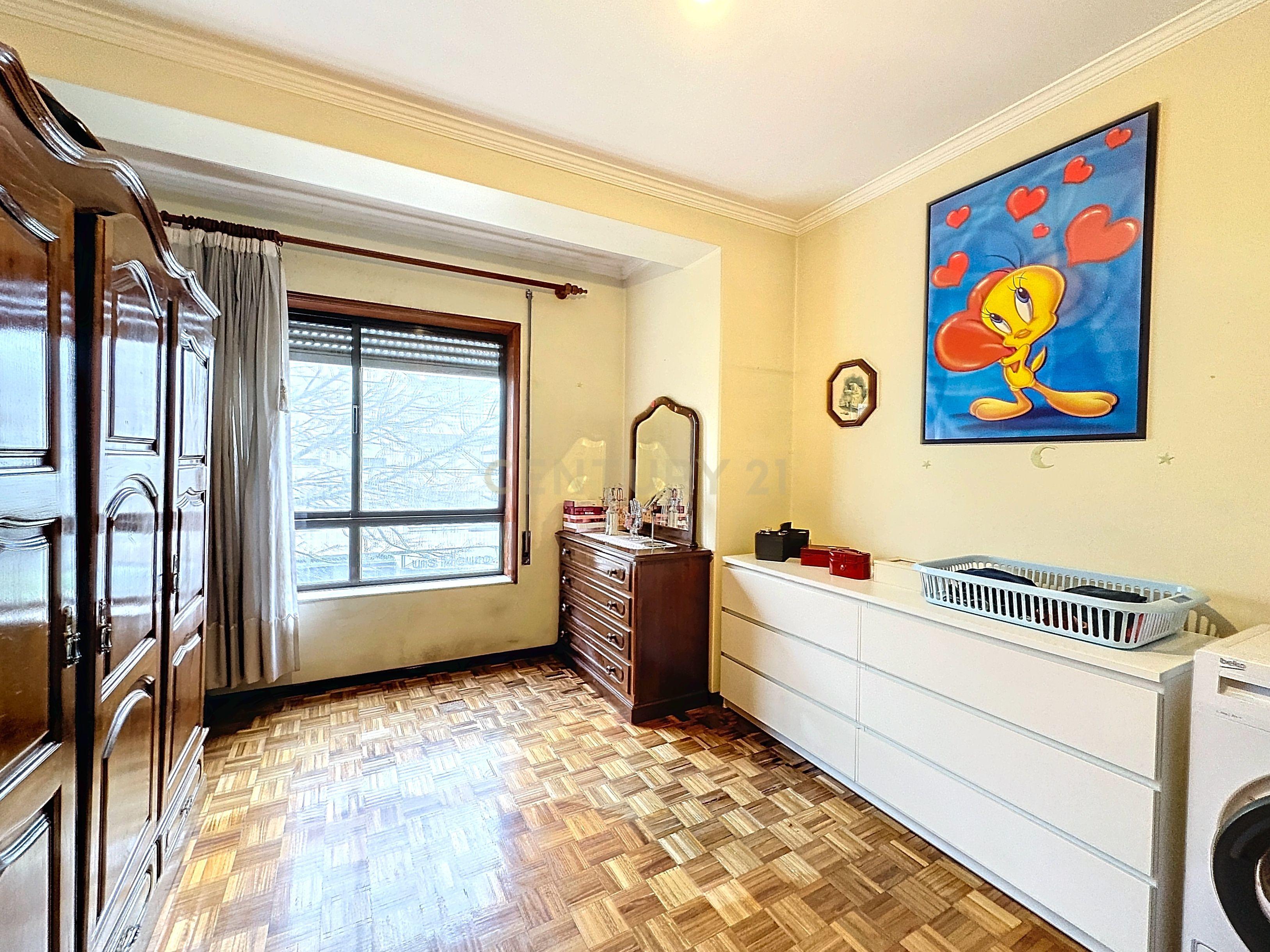 Apartamento T3 com varandas e lugar de garagem, na Póvoa de Varzim, Porto - Image 16