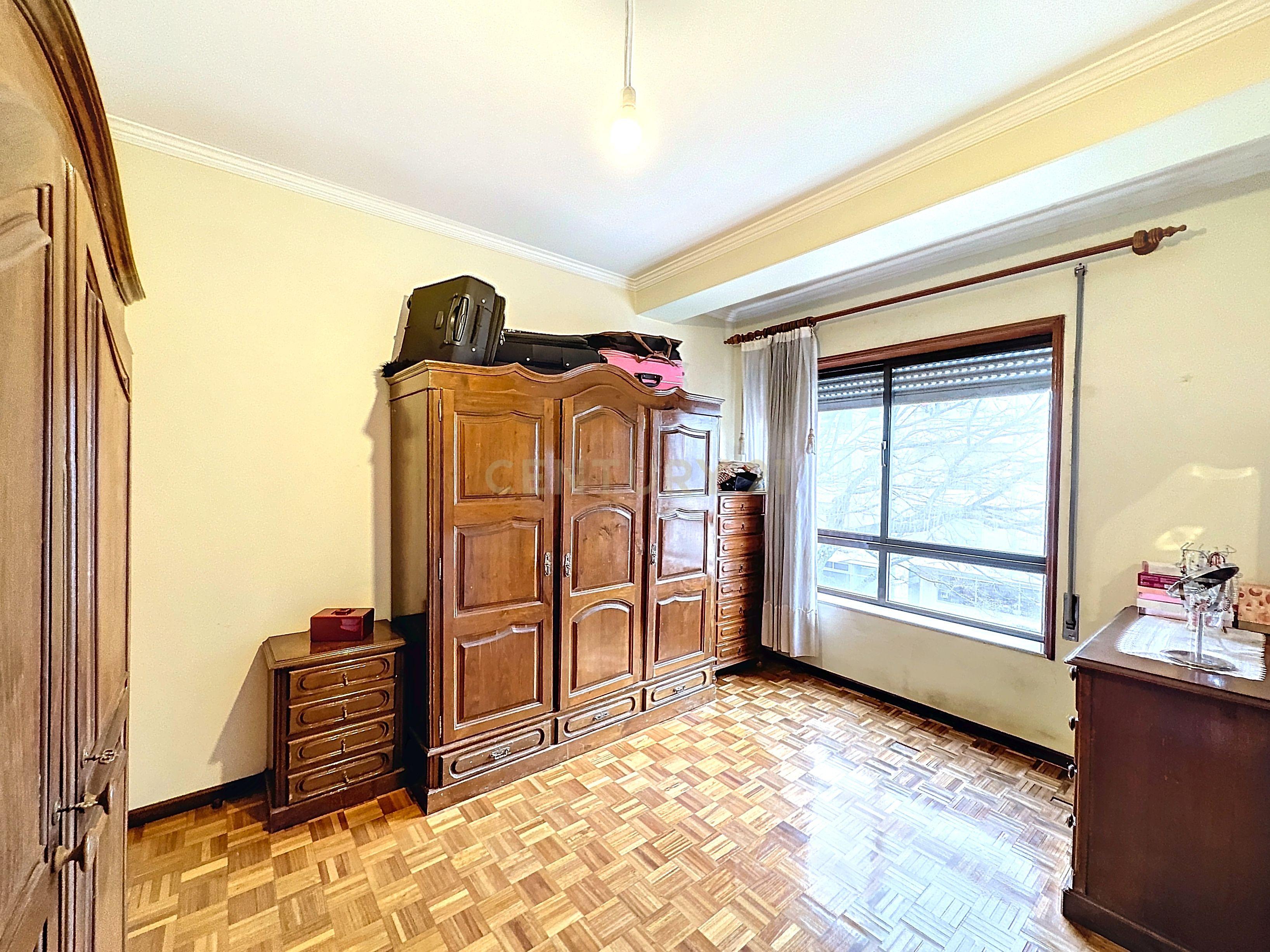 Apartamento T3 com varandas e lugar de garagem, na Póvoa de Varzim, Porto - Image 17