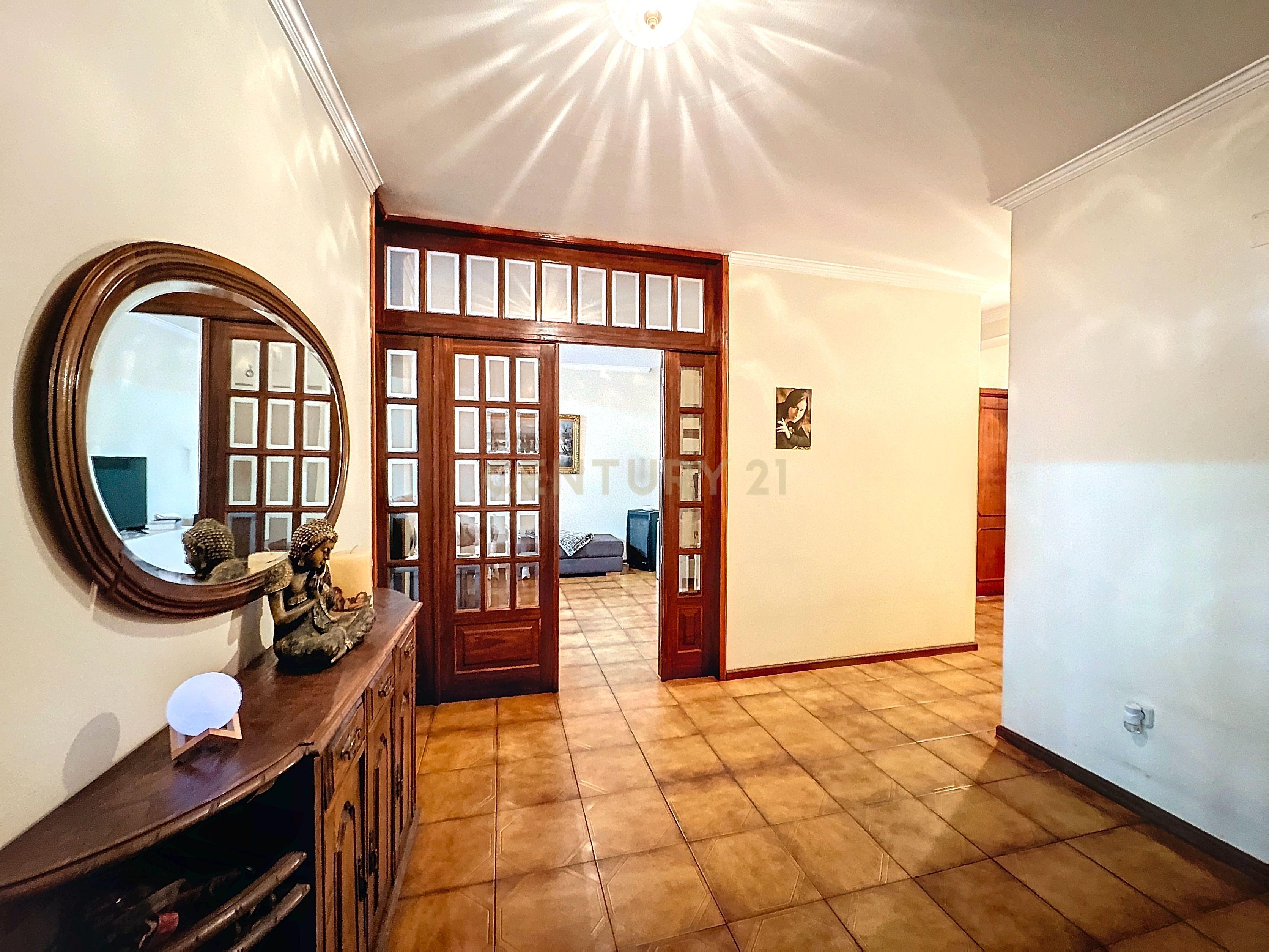Apartamento T3 com varandas e lugar de garagem, na Póvoa de Varzim, Porto - Image 10