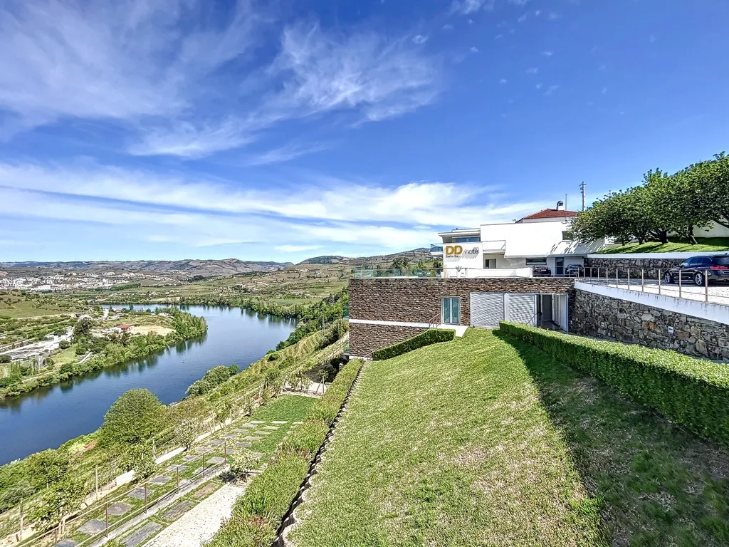 Hotel DD uma "varanda" para o rio Douro, integrado numa quinta no coração do Alto Douro Vinhateiro, perto do Peso da Régua, Portugal - Image 11