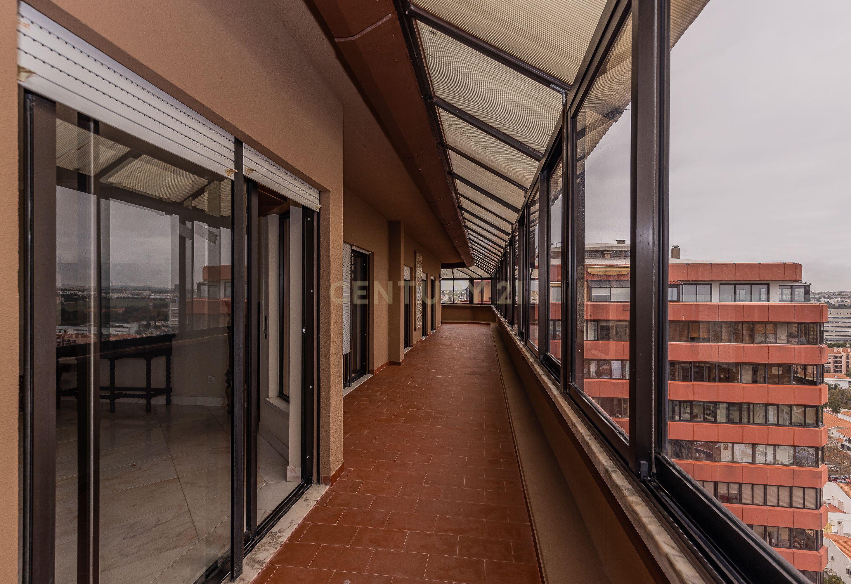 Penthouse T5 garagem Box 2 carros Torres das Palmeiras Oeiras - Image 49