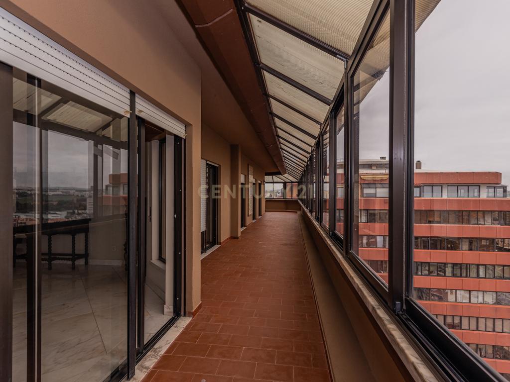 Penthouse T5 garagem Box 2 carros Torres das Palmeiras Oeiras - Image 49