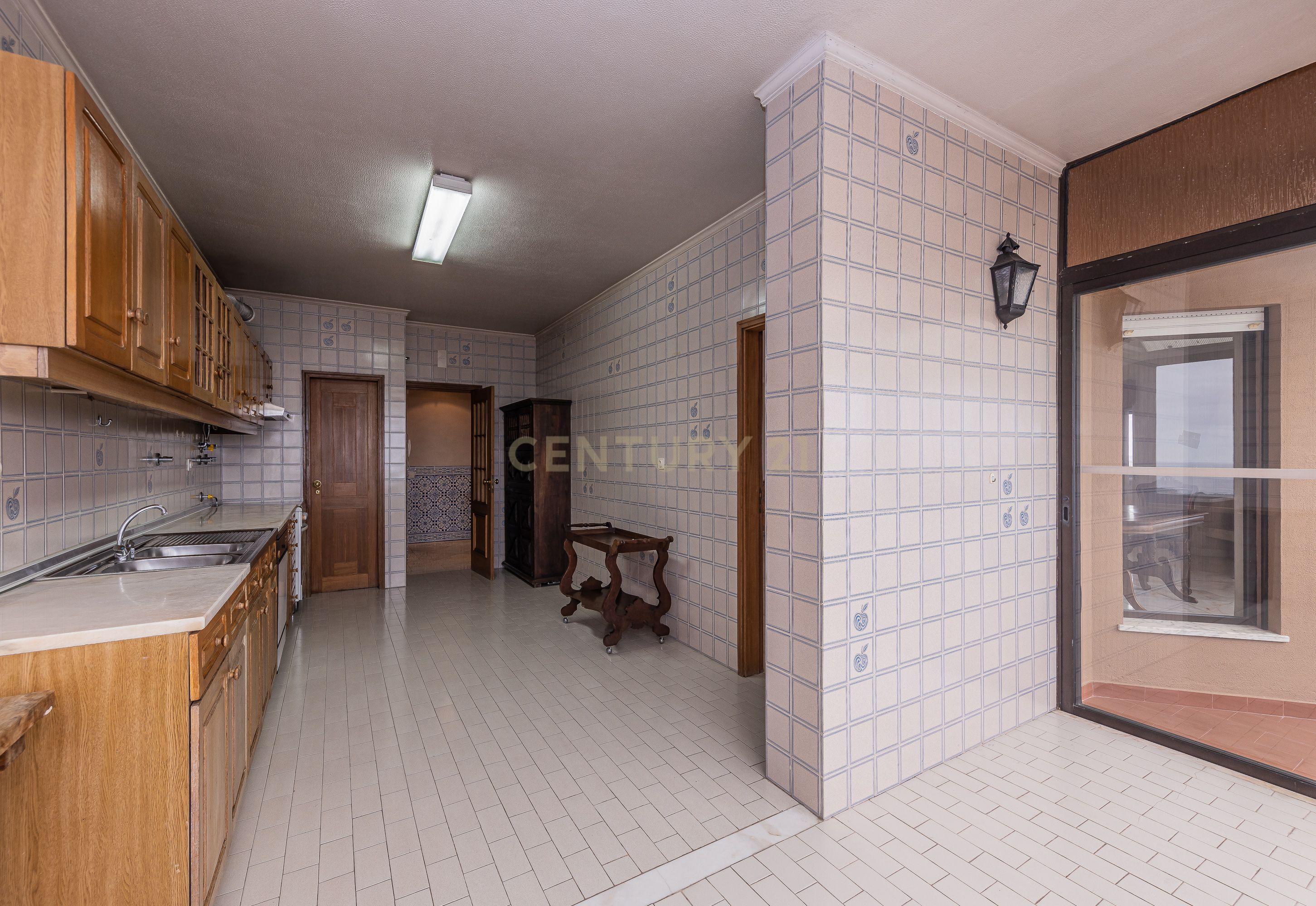 Penthouse T5 garagem Box 2 carros Torres das Palmeiras Oeiras - Image 11