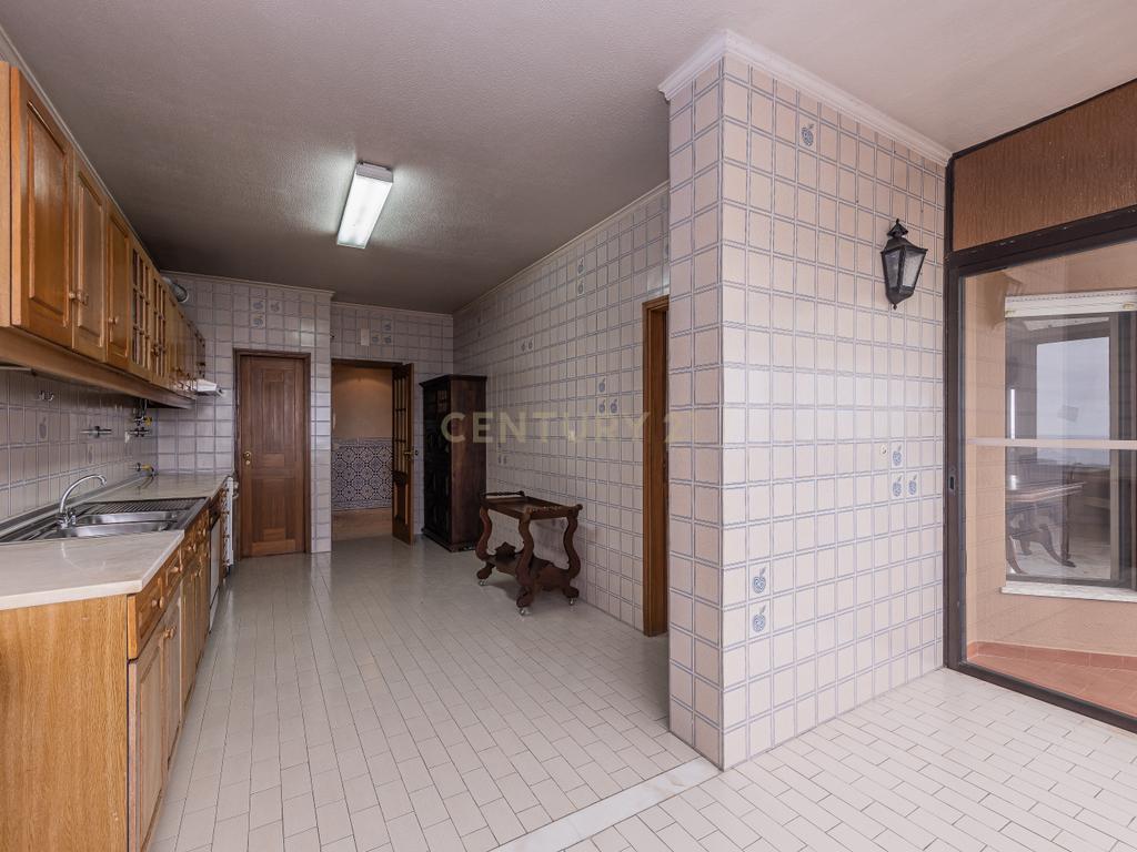 Penthouse T5 garagem Box 2 carros Torres das Palmeiras Oeiras - Image 11