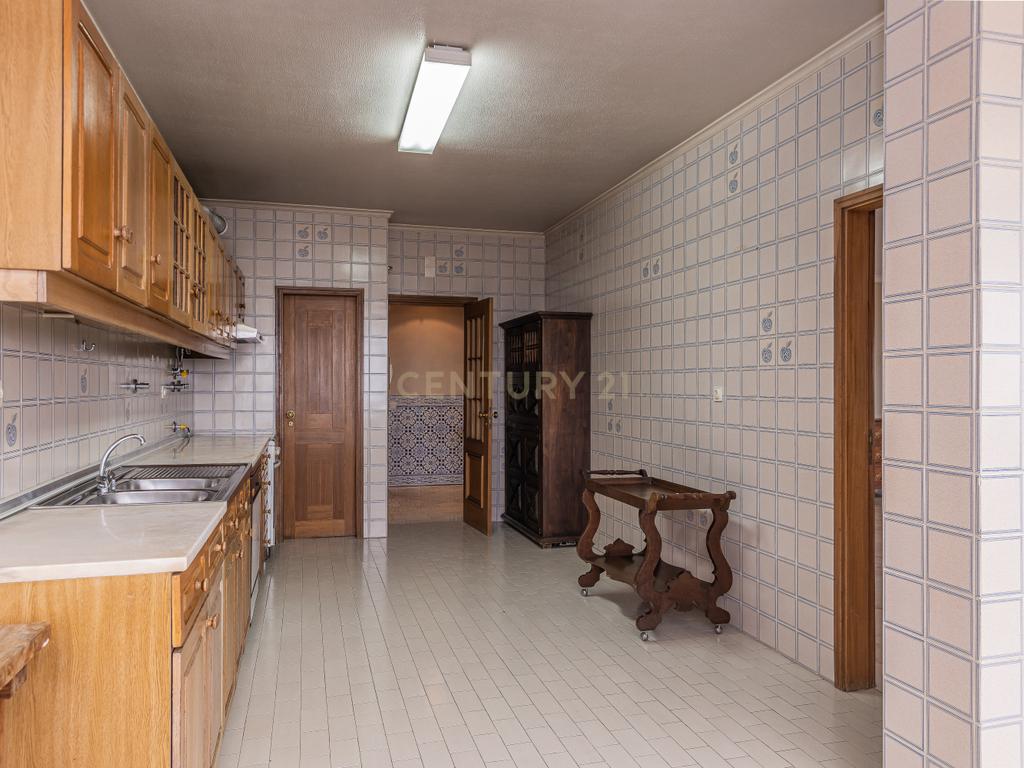 Penthouse T5 garagem Box 2 carros Torres das Palmeiras Oeiras - Image 12