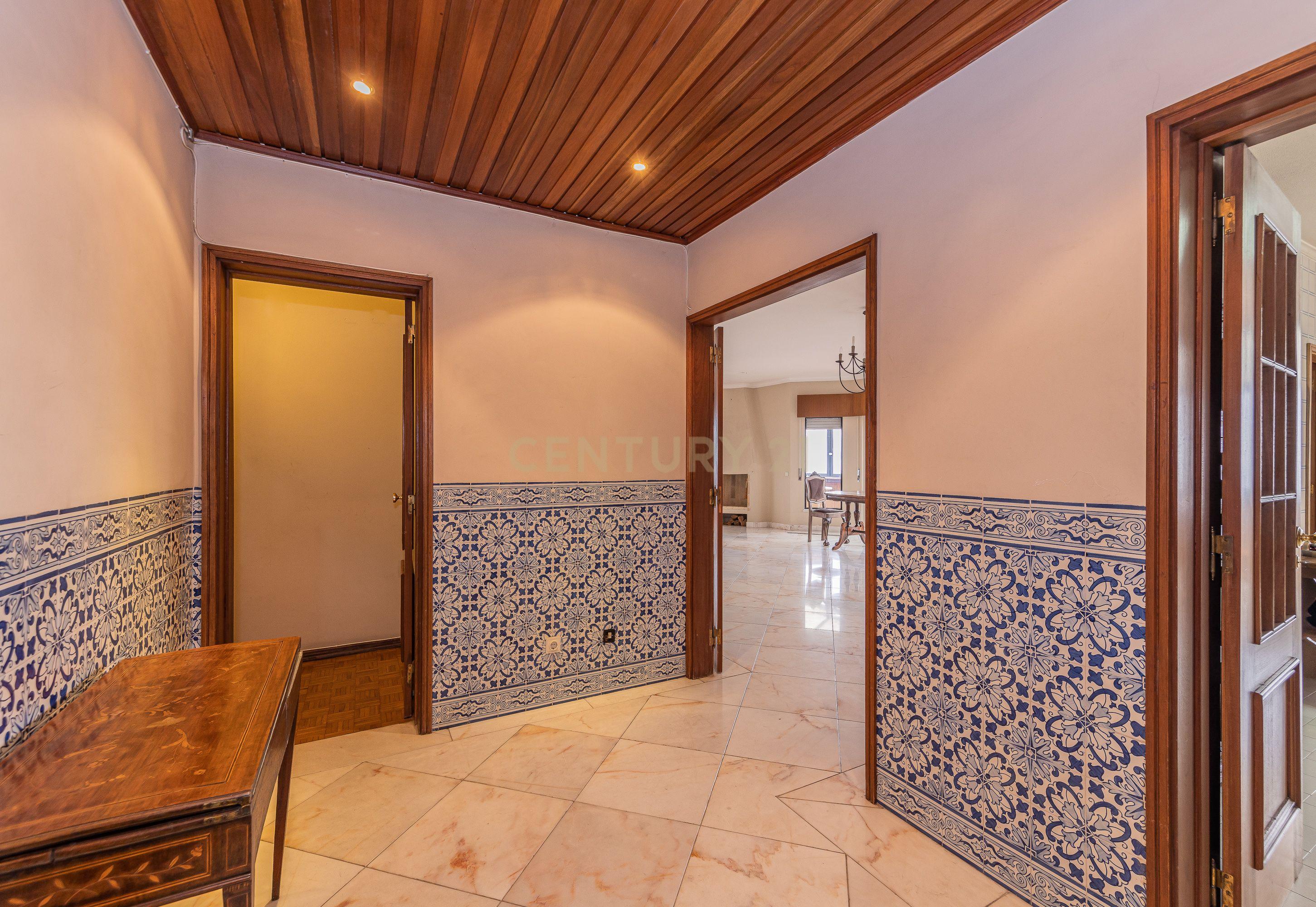 Penthouse T5 garagem Box 2 carros Torres das Palmeiras Oeiras - Image 7