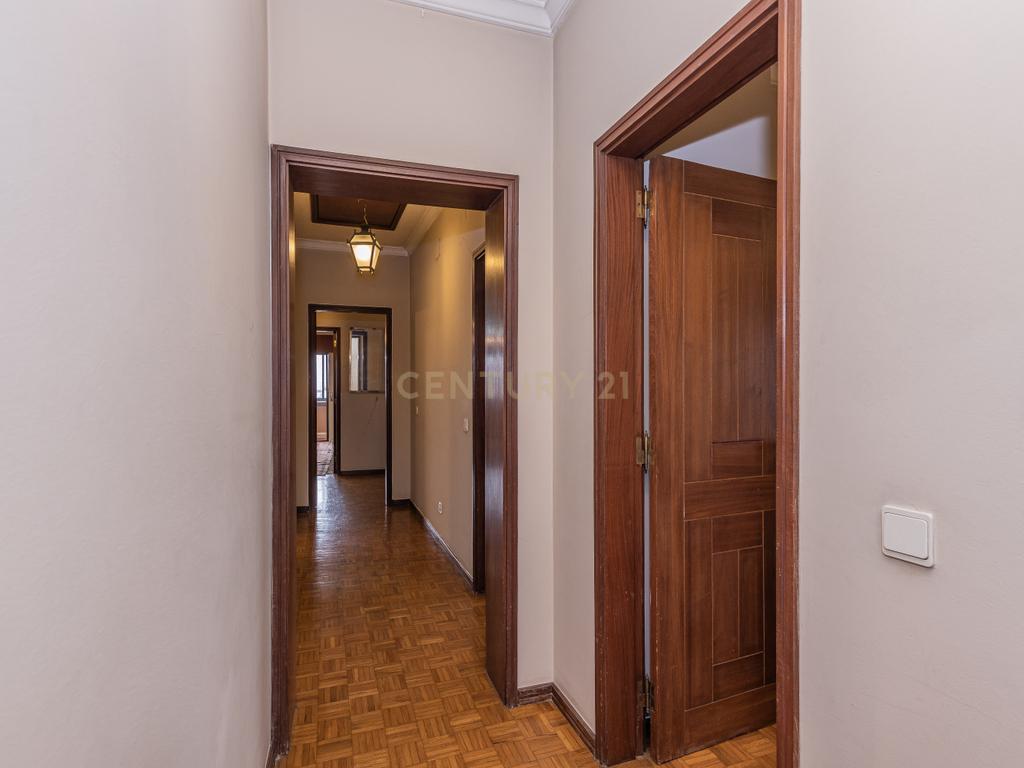 Penthouse T5 garagem Box 2 carros Torres das Palmeiras Oeiras - Image 16