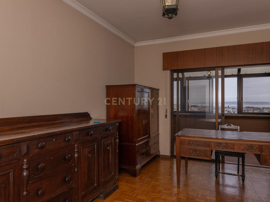 Penthouse T5 garagem Box 2 carros Torres das Palmeiras Oeiras - Image 20