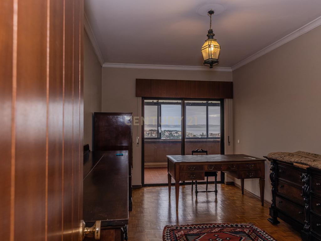 Penthouse T5 garagem Box 2 carros Torres das Palmeiras Oeiras - Image 21