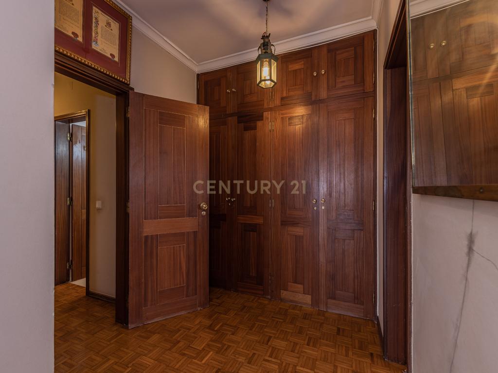 Penthouse T5 garagem Box 2 carros Torres das Palmeiras Oeiras - Image 25