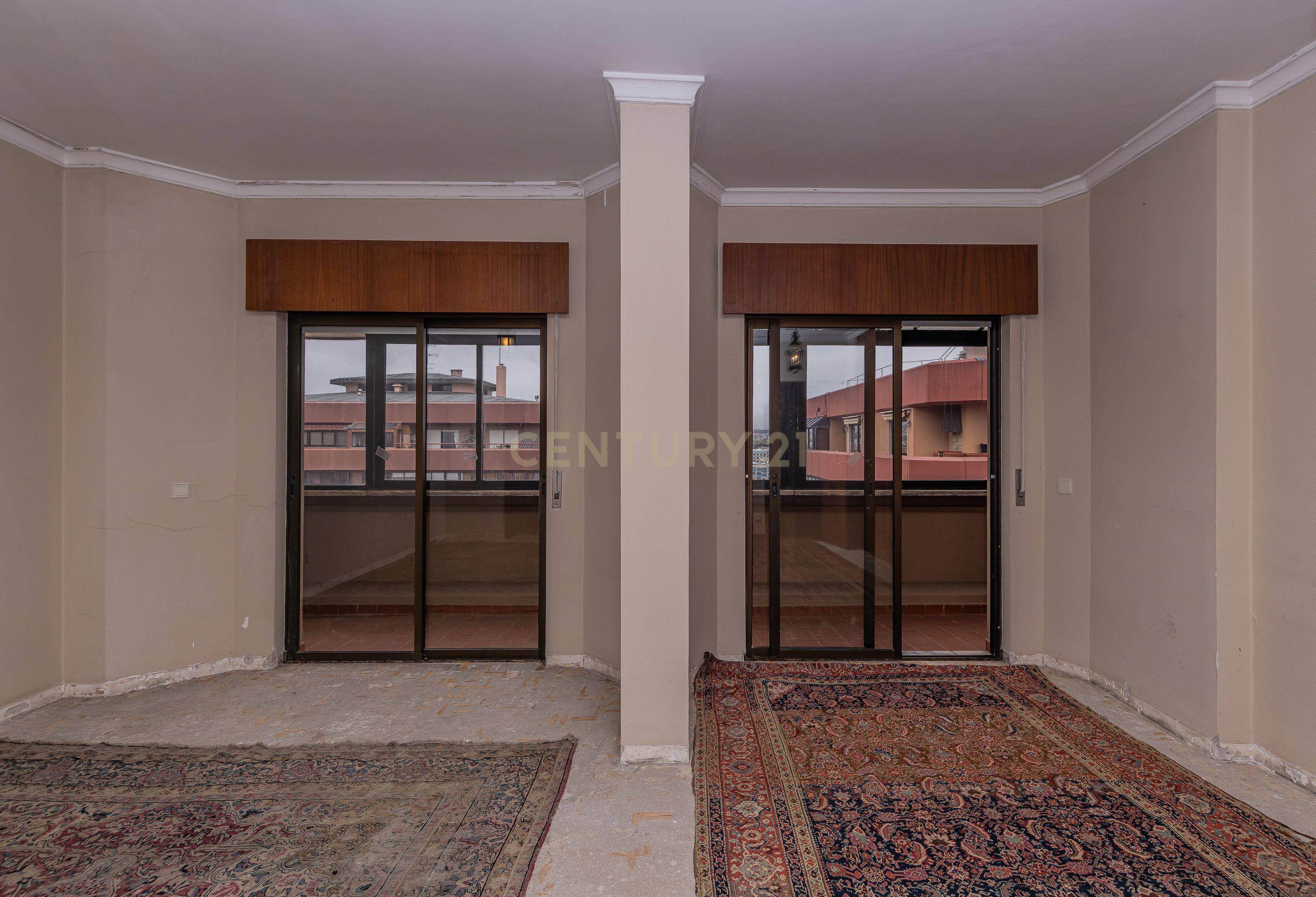 Penthouse T5 garagem Box 2 carros Torres das Palmeiras Oeiras - Image 33