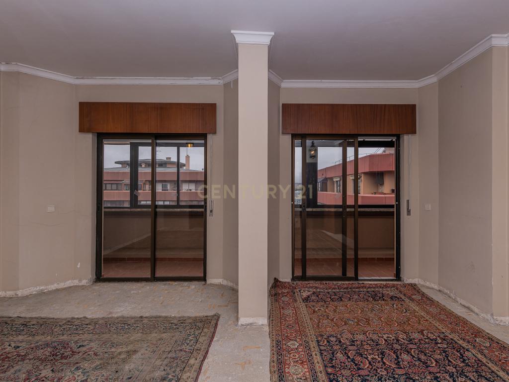 Penthouse T5 garagem Box 2 carros Torres das Palmeiras Oeiras - Image 33