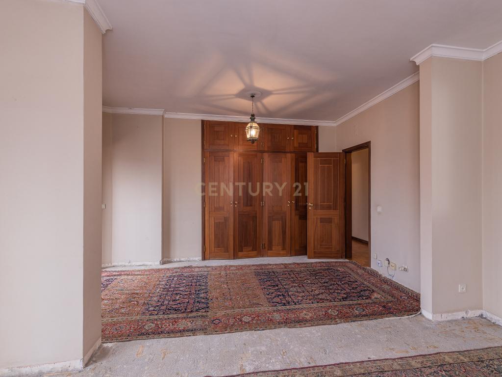 Penthouse T5 garagem Box 2 carros Torres das Palmeiras Oeiras - Image 26