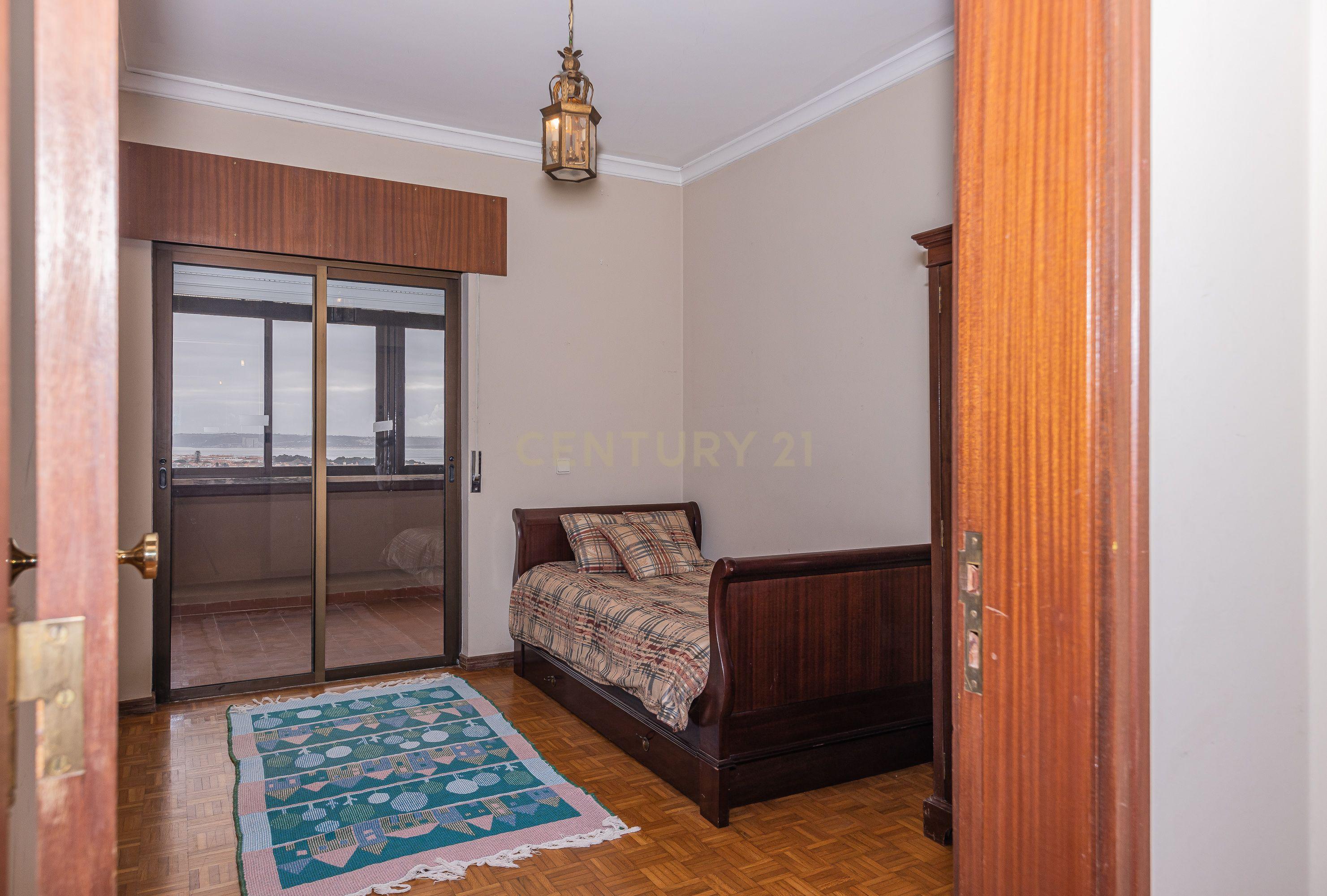 Penthouse T5 garagem Box 2 carros Torres das Palmeiras Oeiras - Image 32
