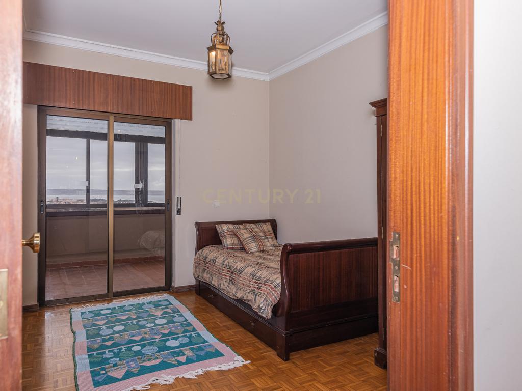 Penthouse T5 garagem Box 2 carros Torres das Palmeiras Oeiras - Image 32