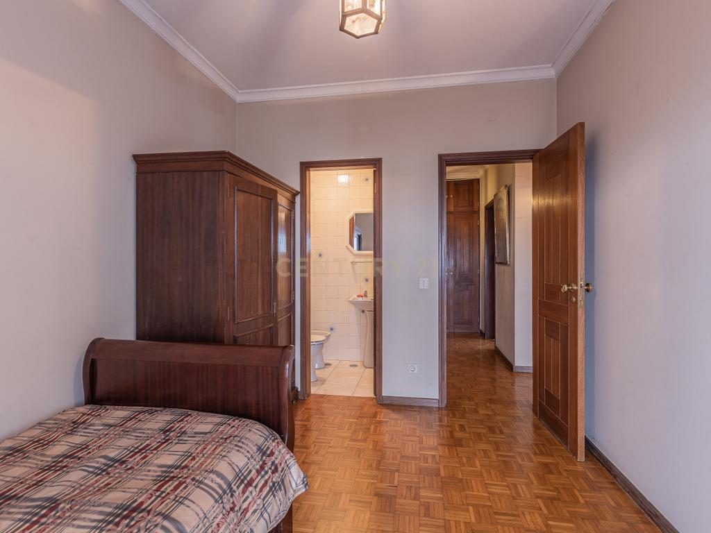 Penthouse T5 garagem Box 2 carros Torres das Palmeiras Oeiras - Image 39