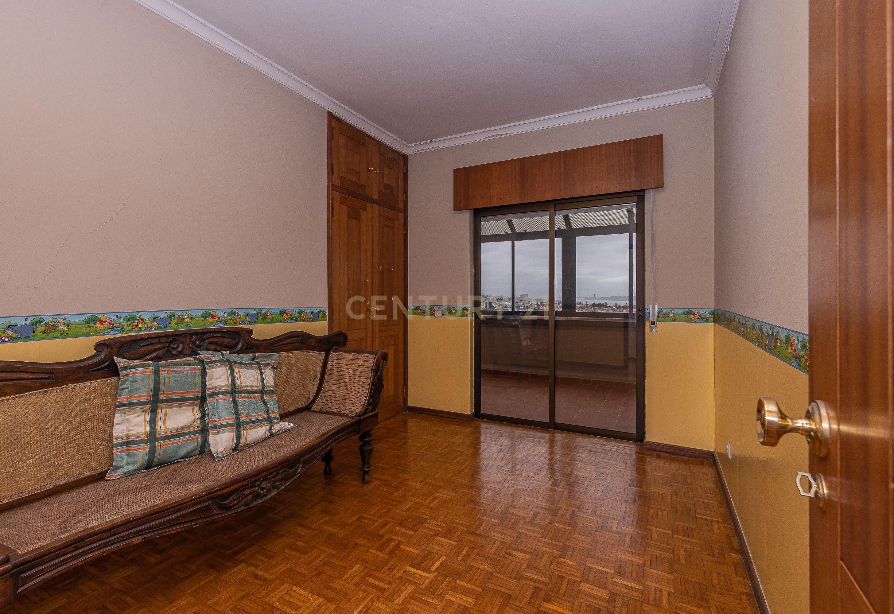 Penthouse T5 garagem Box 2 carros Torres das Palmeiras Oeiras - Image 35