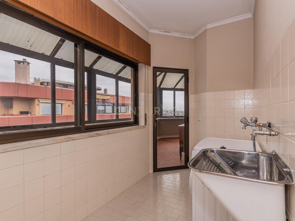 Penthouse T5 garagem Box 2 carros Torres das Palmeiras Oeiras - Image 43