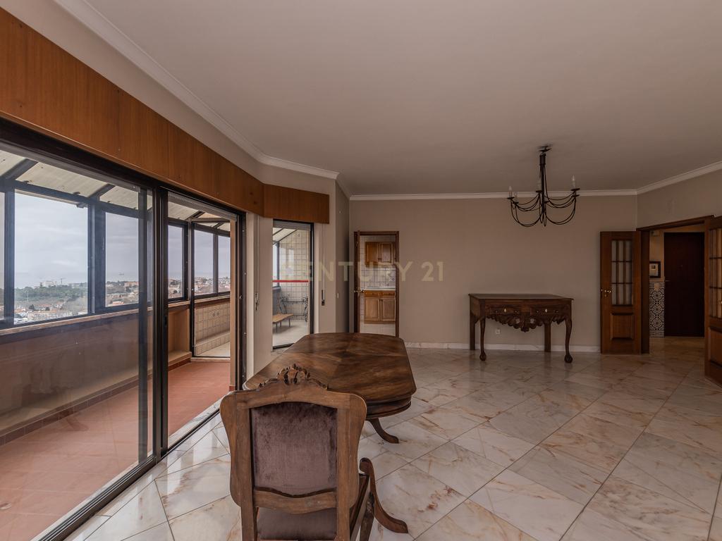 Penthouse T5 garagem Box 2 carros Torres das Palmeiras Oeiras - Image 8