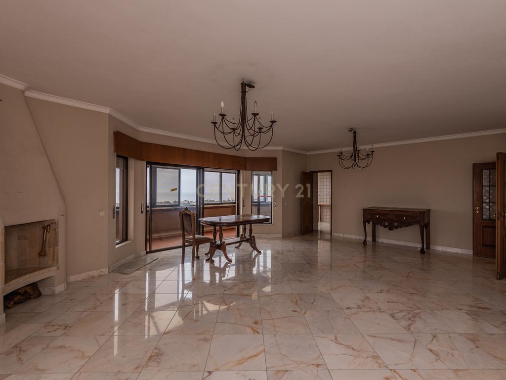 Penthouse T5 garagem Box 2 carros Torres das Palmeiras Oeiras - Image 9