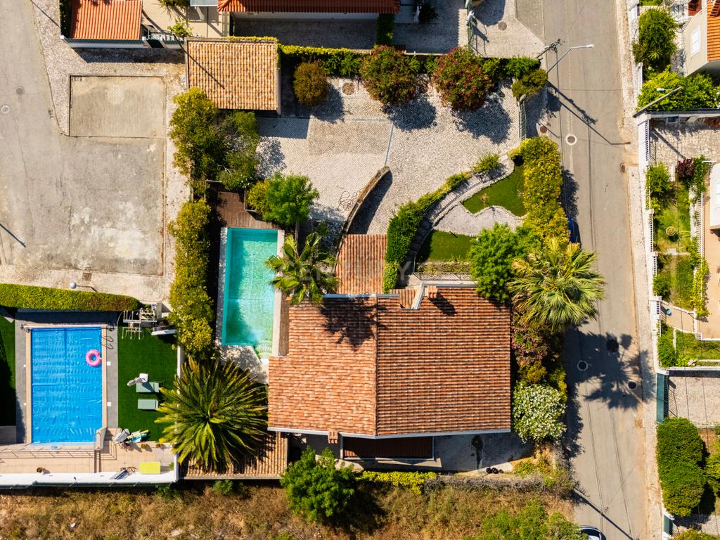 Moradia T4 Exclusiva com Piscina | Vista Serra da Arrábida | Setúbal - Image 6