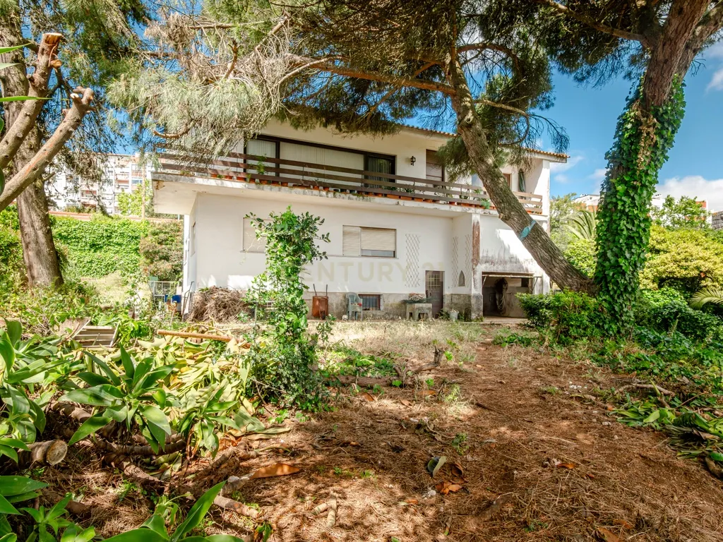 T6+1 em 1066 m2 de tranquilidade, para remodelar ou investir - Image 34