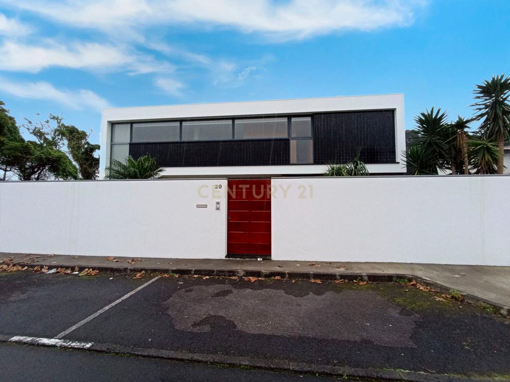 Casa Espaçosa em Ponta Delgada – Ilha de São Miguel, Açores - Image 3