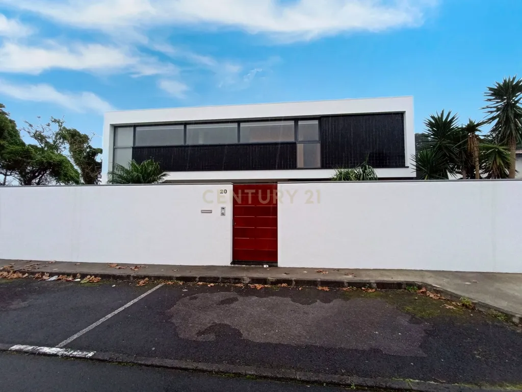 Casa Espaçosa em Ponta Delgada – Ilha de São Miguel, Açores - Image 3