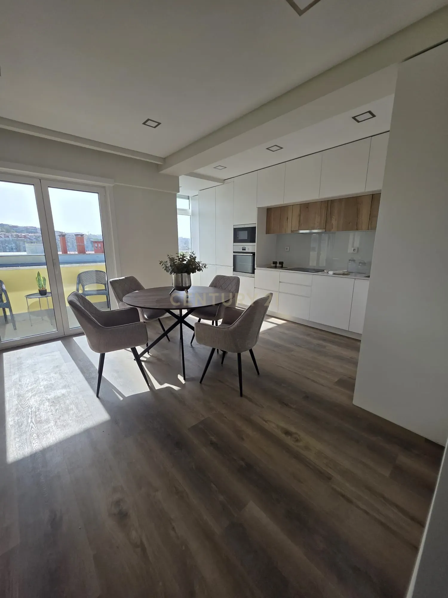 Fotografia 11 de Apartamento T3 Novo em Benfica | varanda aberta | suite | 2 elevadores e 2 Anos de Garantia