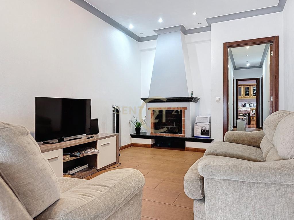 Excelente moradia T2 com garagem em Ribeirinha - Image 4