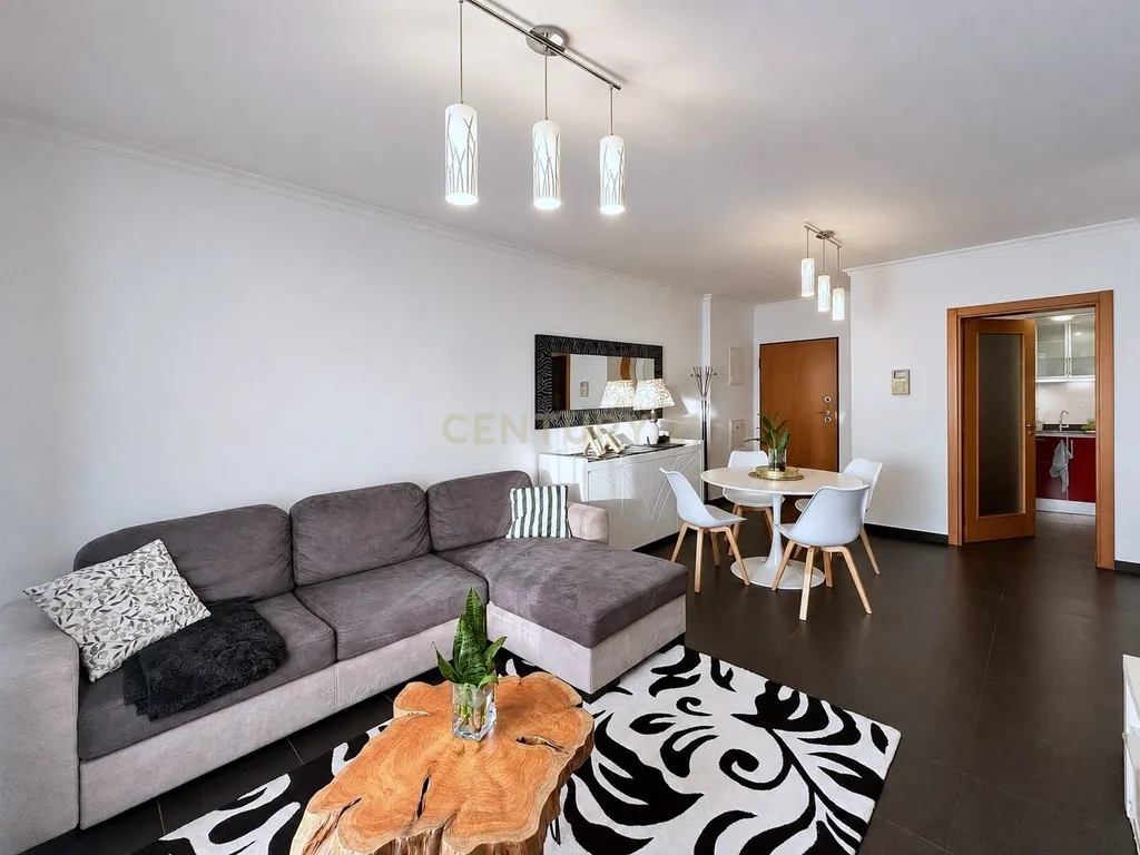 🏡 Apartamento T3 com generosa área exterior – Rabo de Peixe - Image 2