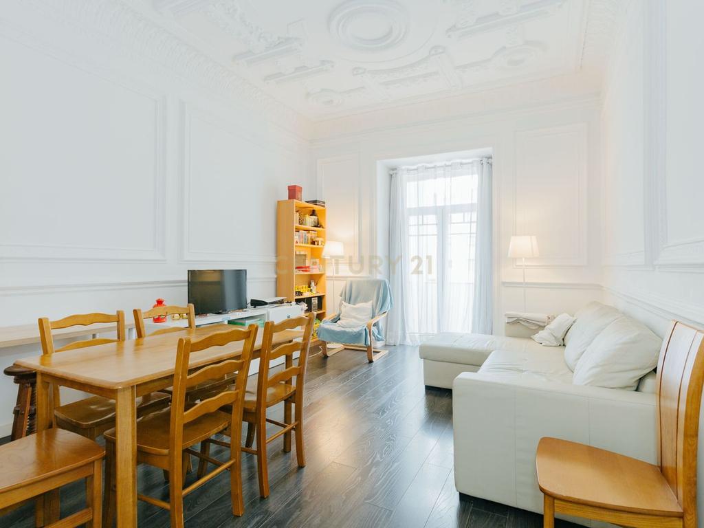 Apartamento Renovado em Avenidas Novas, Lisboa - Image 15