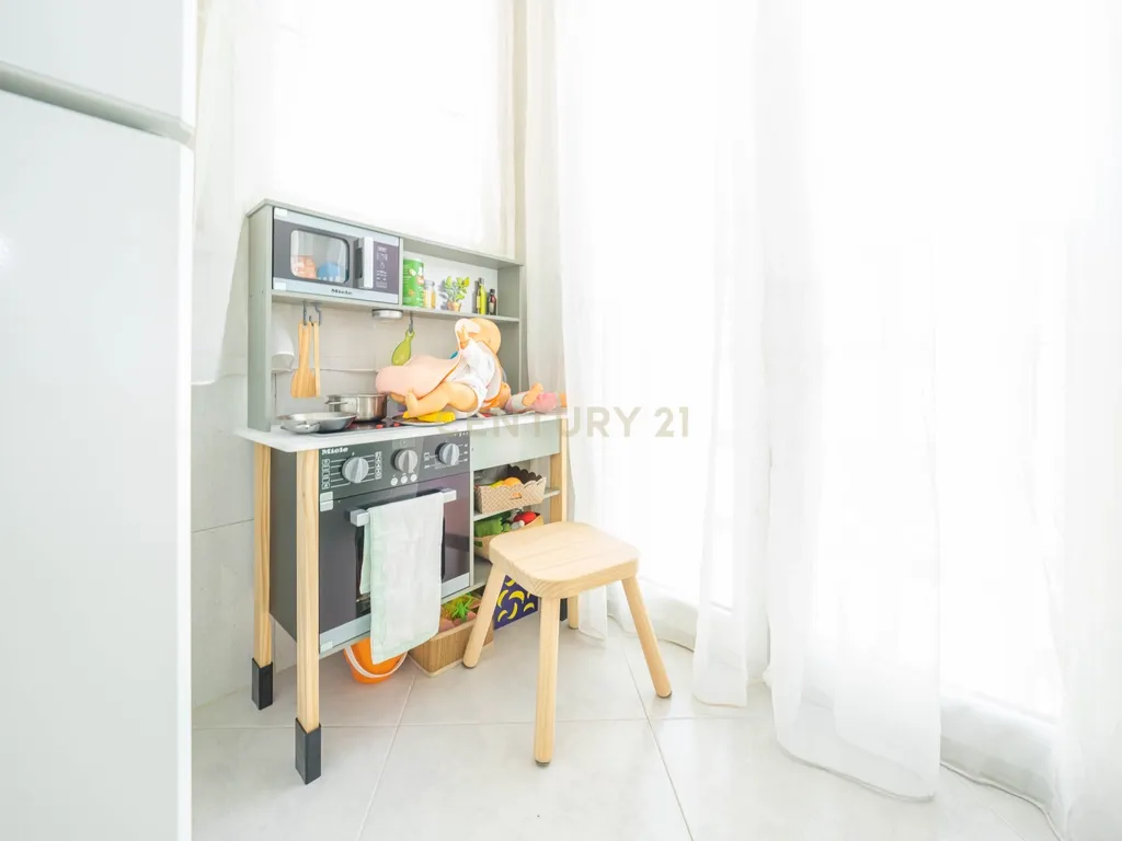 Apartamento T2, com Parqueamento e Arrecadação, em Caneças - Image 8