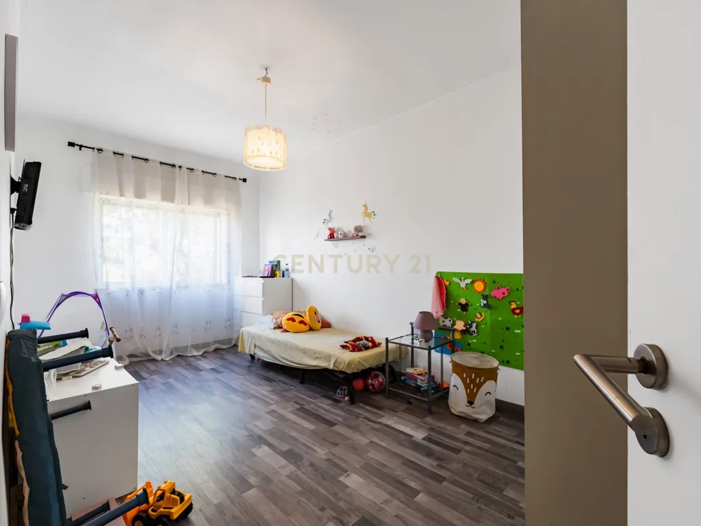 Apartamento T3 em Corroios - Alto do Moinho - Image 17