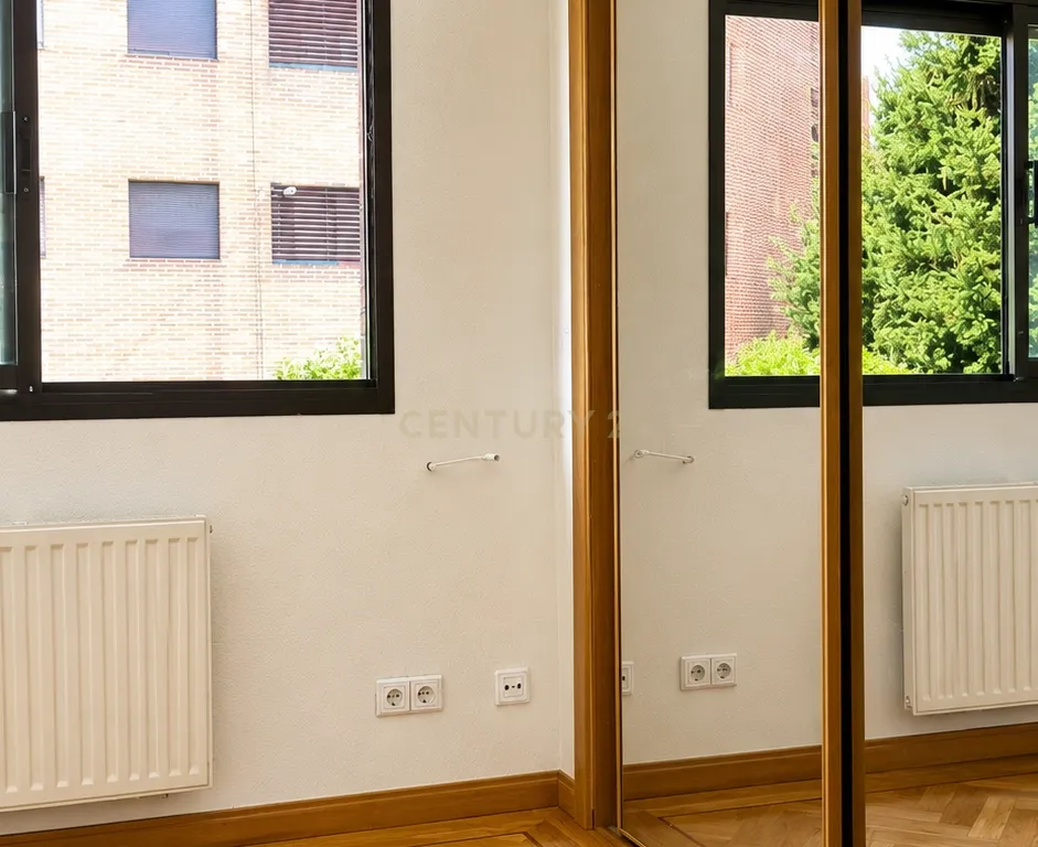 Apartamento familiar de 4 quartos junto à Avenida de Europa, com varanda, piscina e jardim comunitário - Image 19