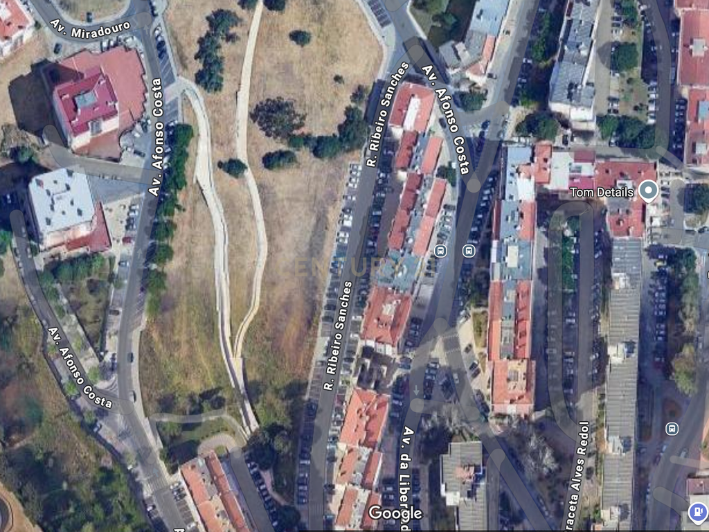 Garagem para Arrendamento – Monte Abraão (Rua Ribeiro Sanches)  - Image 6