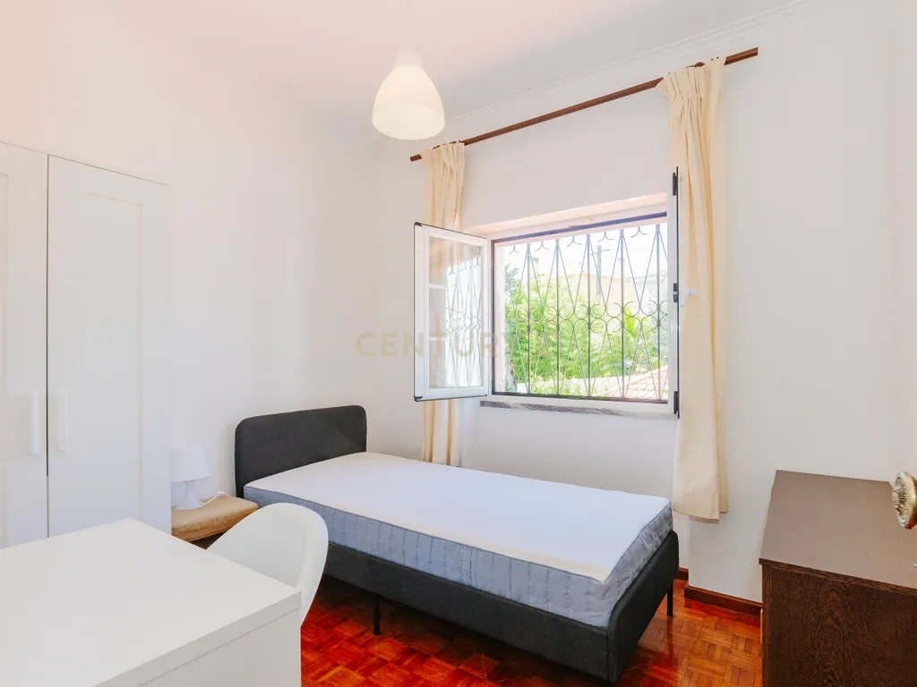 Arrendamento de Quarto para Estudante em Moradia em Lisboa - Image 1