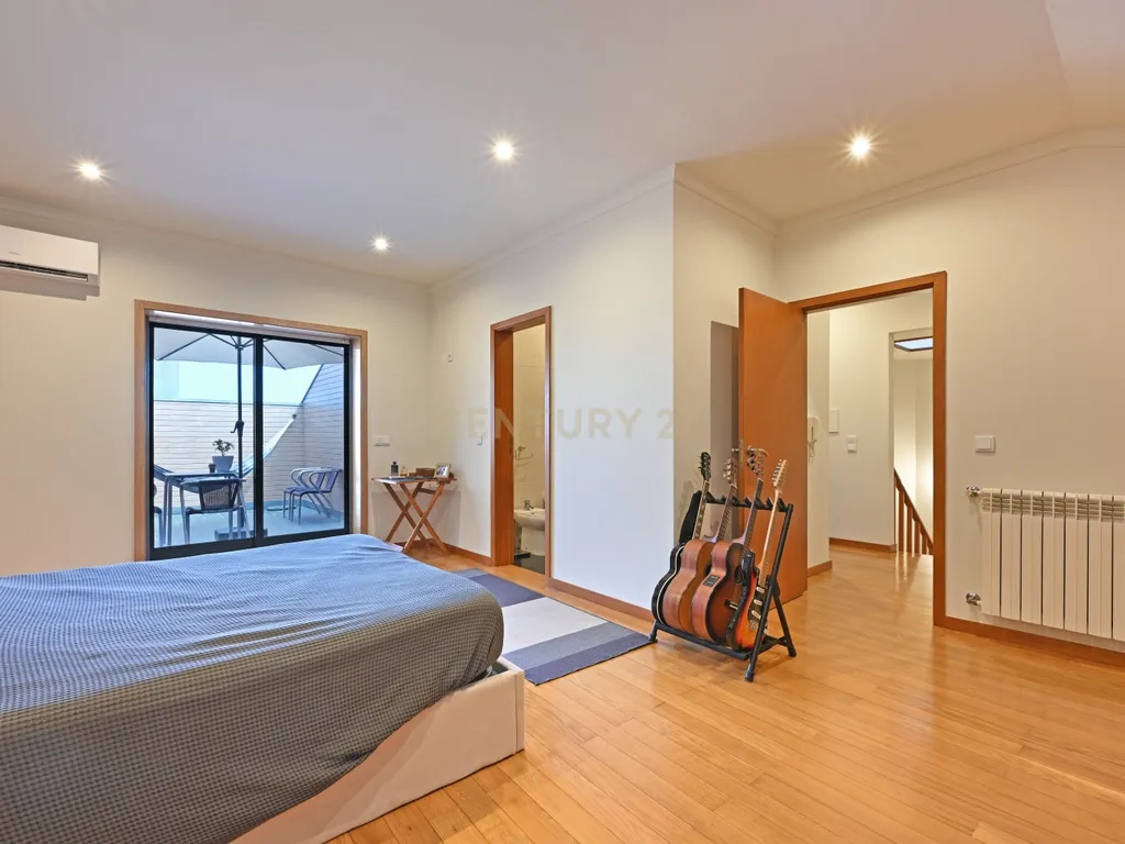 Apartamento Duplex T2+2 com 2 Suites e Terraço privativo em Canidelo - Image 15