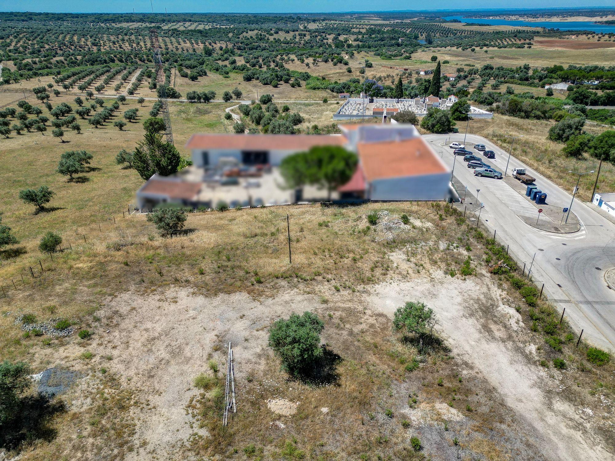 Fotografia 10 de Terreno Urbano com 2.500 m², capacidade construção de 1.500m2, habitacional