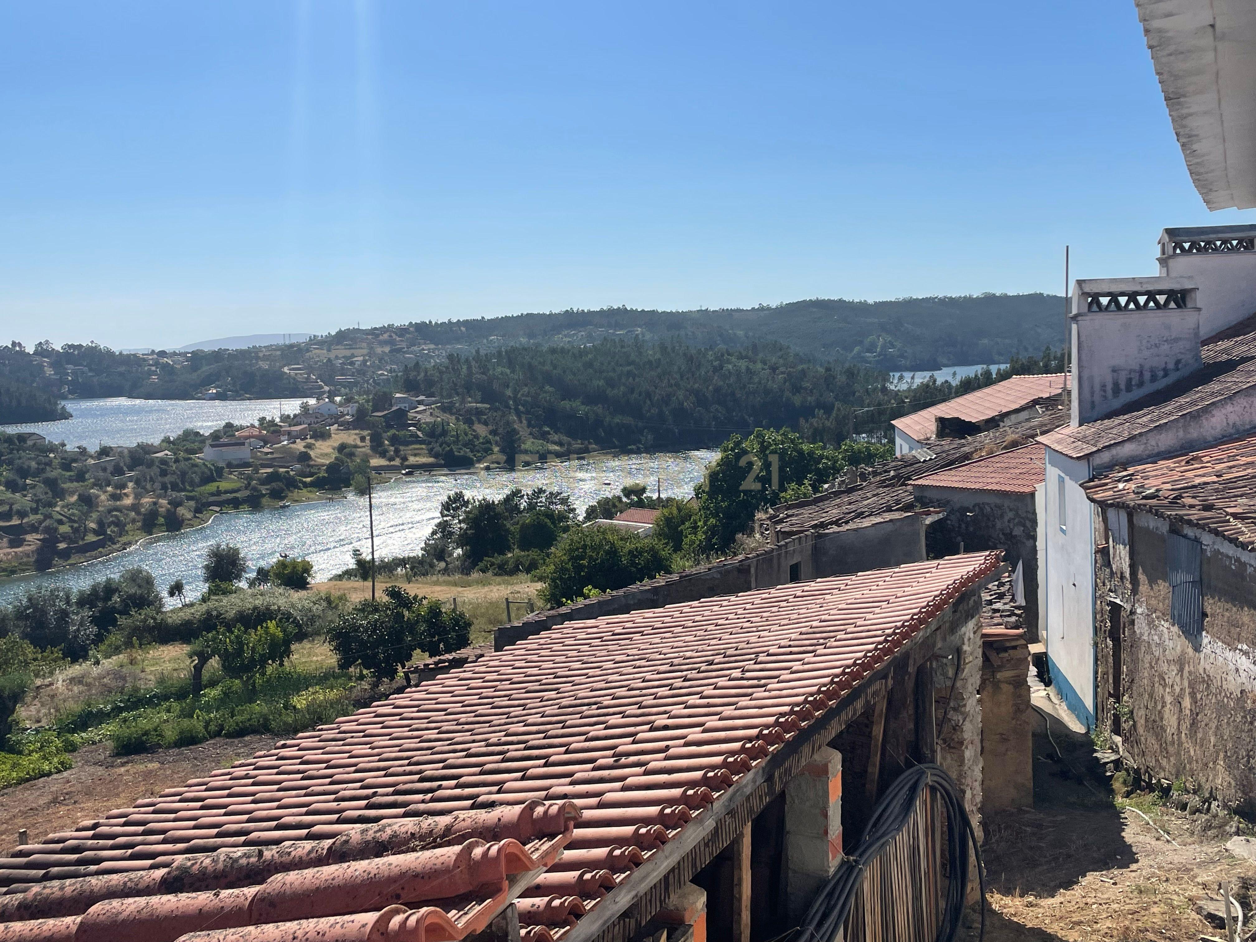 Fotografia 10 de Moradia em Bairro Cimeiro, Aldeia do Mato e Souto